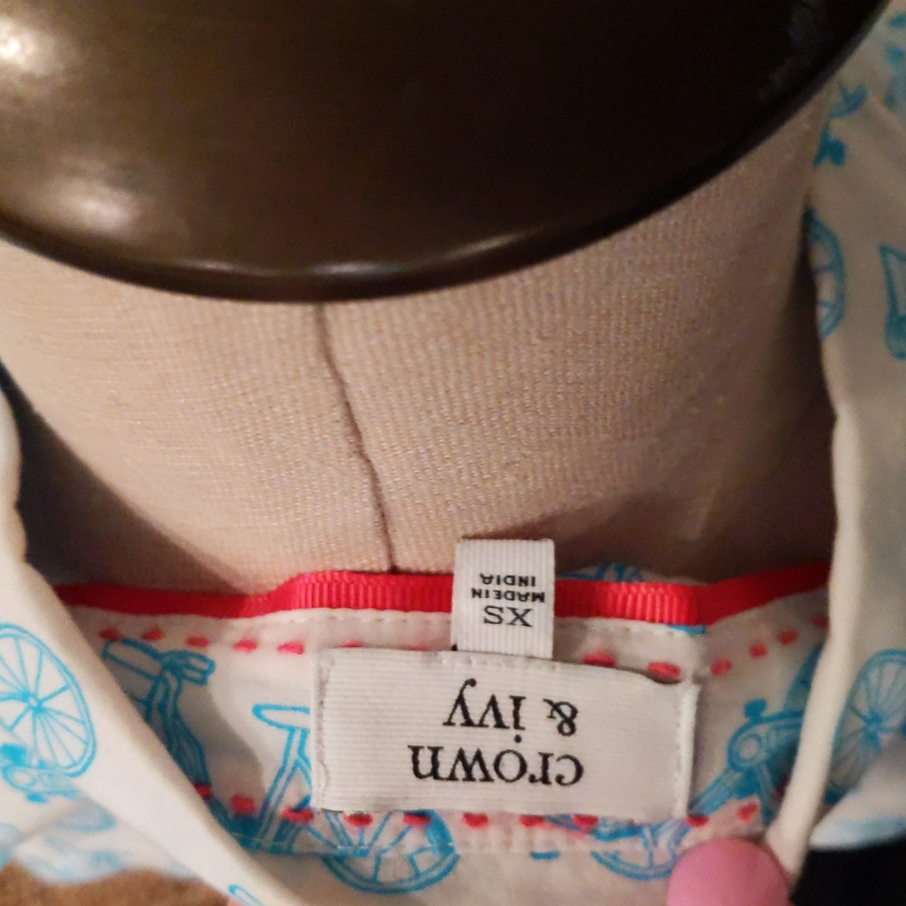 Crown & ivy button up shirt - Picture 4 of 4